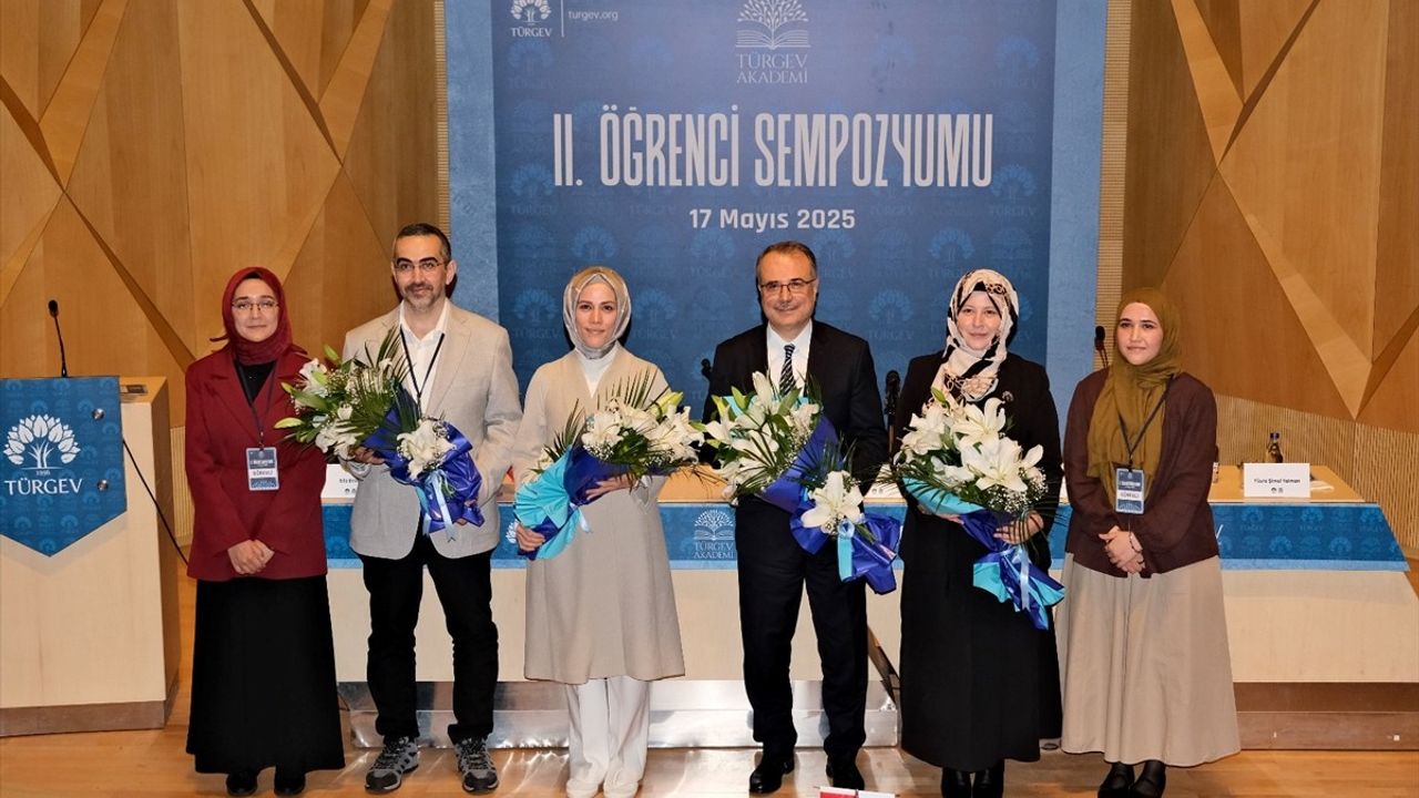 İstanbul'da TÜRGEV Akademi II. Öğrenci Sempozyumu: Genç Araştırmacılar Buluştu