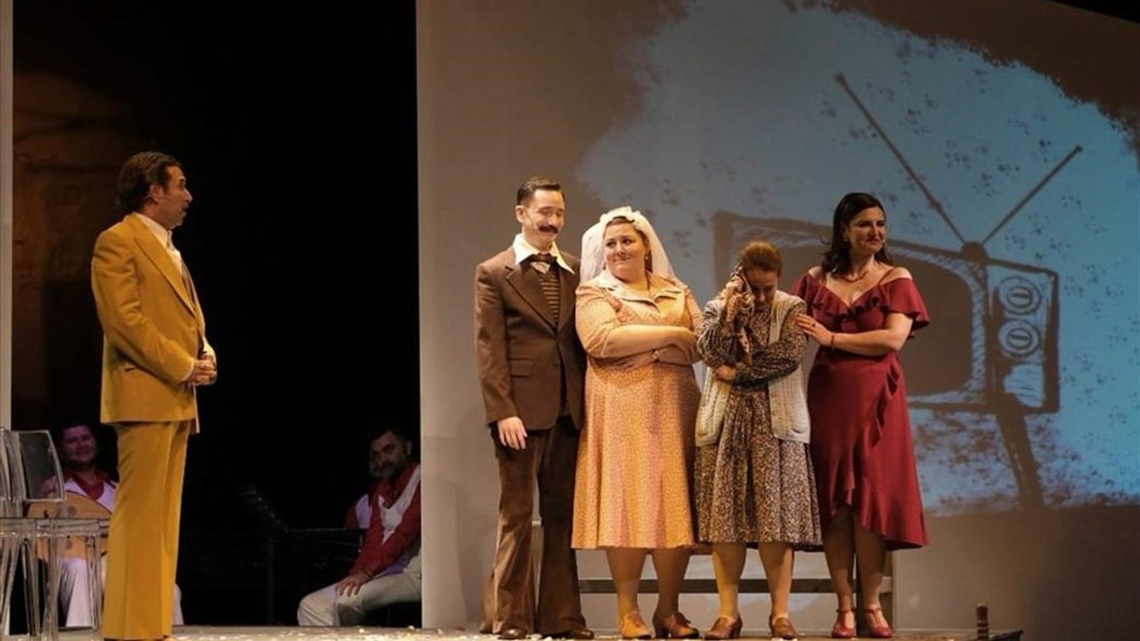 İstanbul Devlet Tiyatrosu'ndan Haziran'da Üç Önemli Oyun
