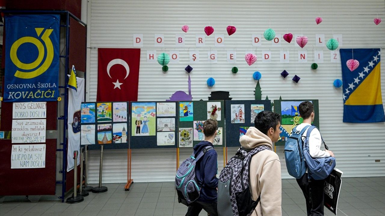 İstanbul ve Saraybosnalı Öğrenciler 'Kardeş Okul' Projesinde Buluştu