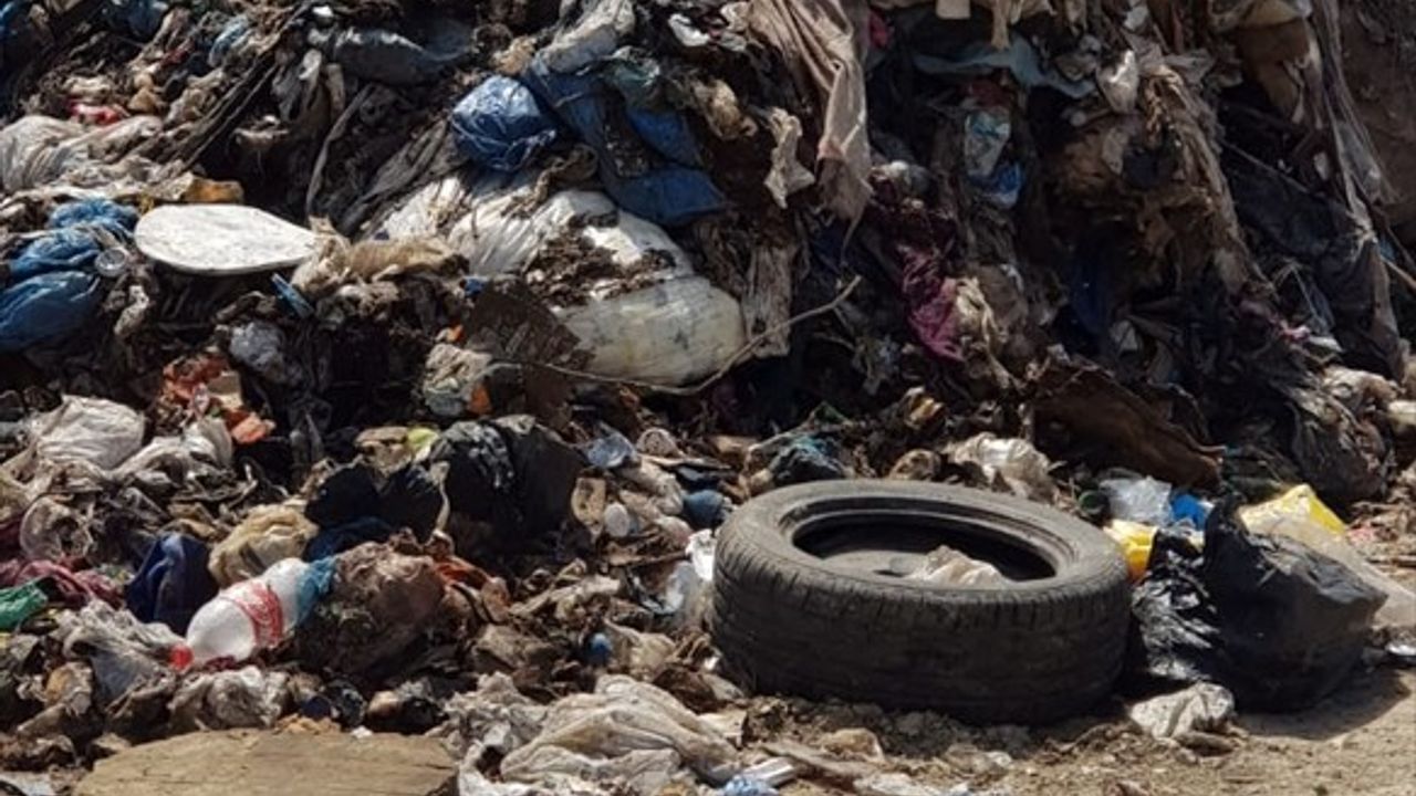 İzmir Büyükşehir Belediyesi'ne 3,7 Milyon TL 'Vahşi Çöp Depolama' Cezası