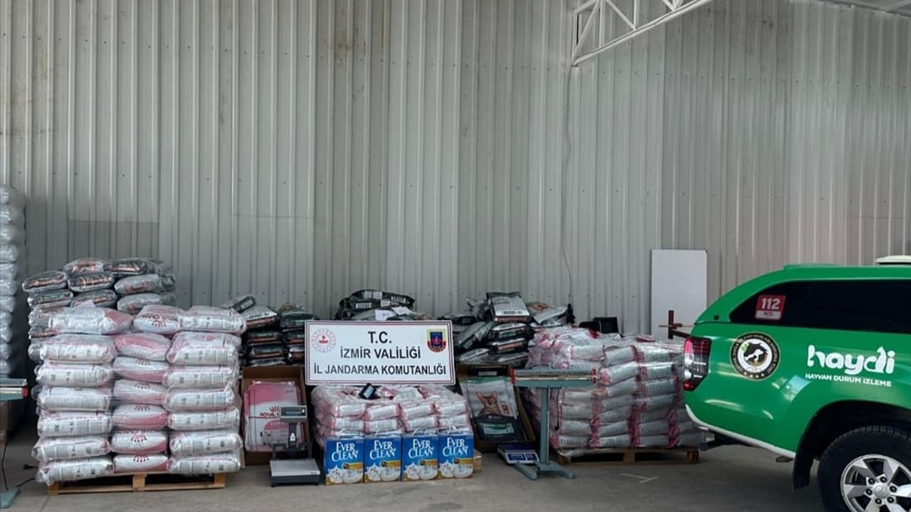 İzmir'de 14 Ton Sahte Hayvan Maması Ele Geçirildi