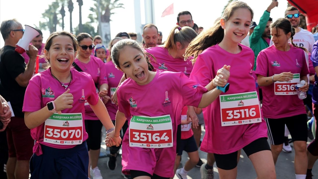 İzmir'de 36. Zübeyde Hanım Koşusu Coşkusu