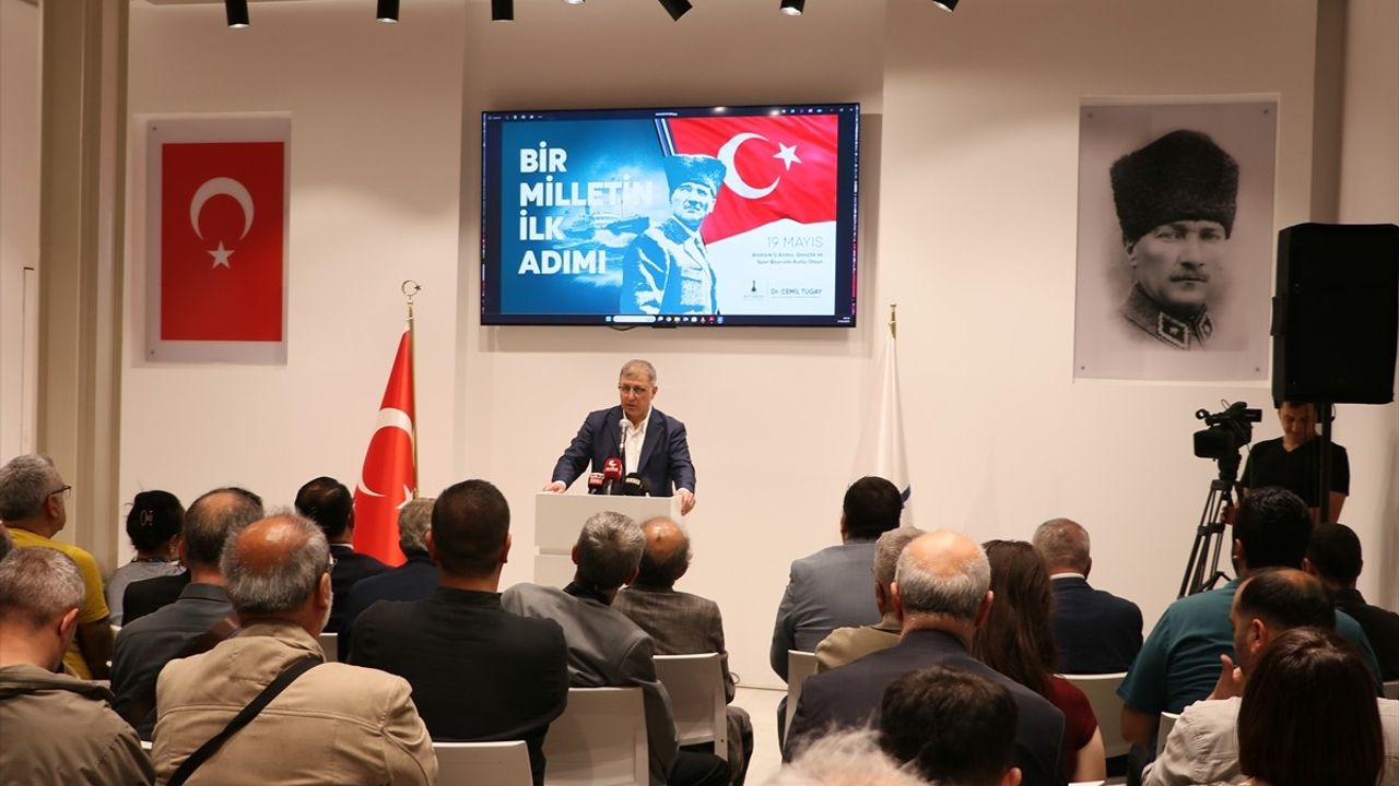 İzmir'de Başkan Tugay'dan Tunç Soyer'e TİS Tepkisi