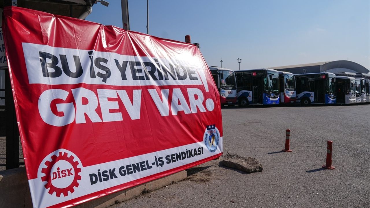 İzmir’de Eylem: İşçi Grevi Hizmetleri Aksattı