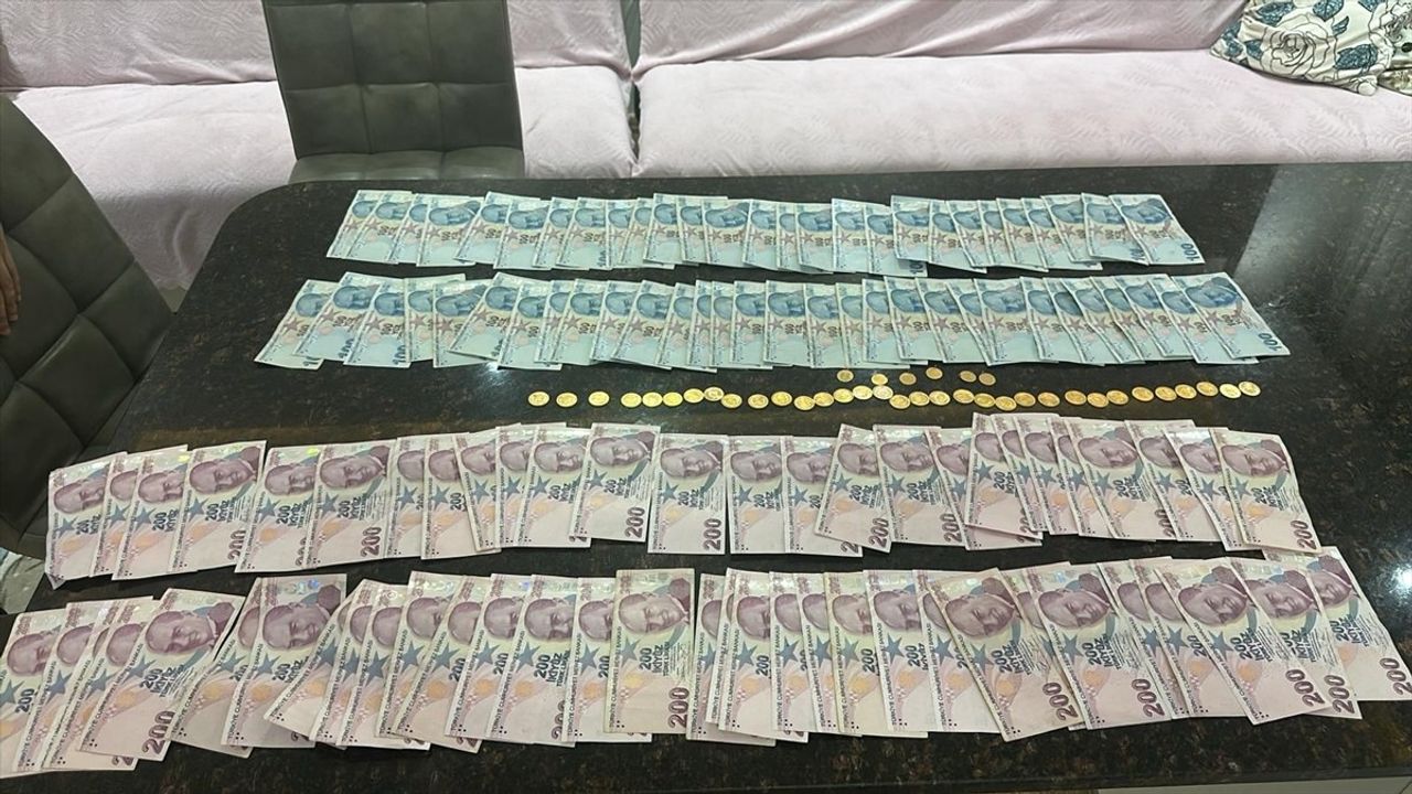 İzmir'de FETÖ Operasyonu: 33 Şüpheli Gözaltında