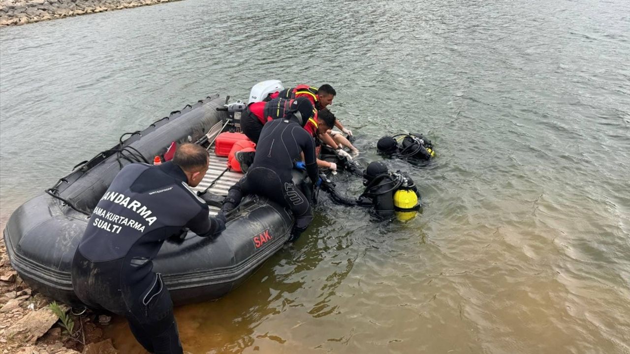 İzmir'de Kaybolan Halil Özcan'ın Cesedi Gölette Bulundu