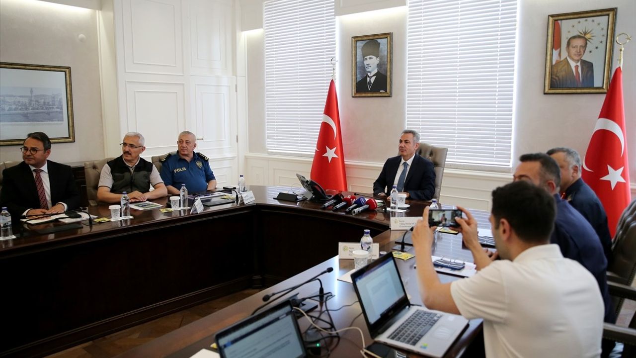 İzmir'de Ormanlık Alanlara 5 Ay Süreyle Giriş Yasağı