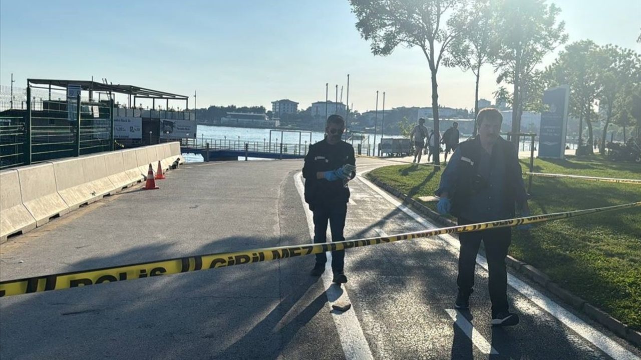 Kadıköy'de Galatasaray Taraftarı Silahla Yaralandı