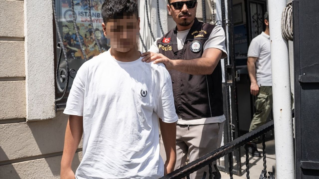Kadıköy'de Minguzzi Cinayetinde 2 Şüpheli Tutuklandı