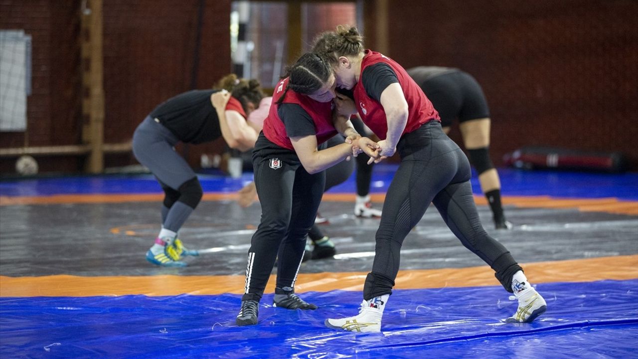 Kadın Güreş Milli Takımı, Moğolistan için Bolu'da Hazırlık Yapıyor