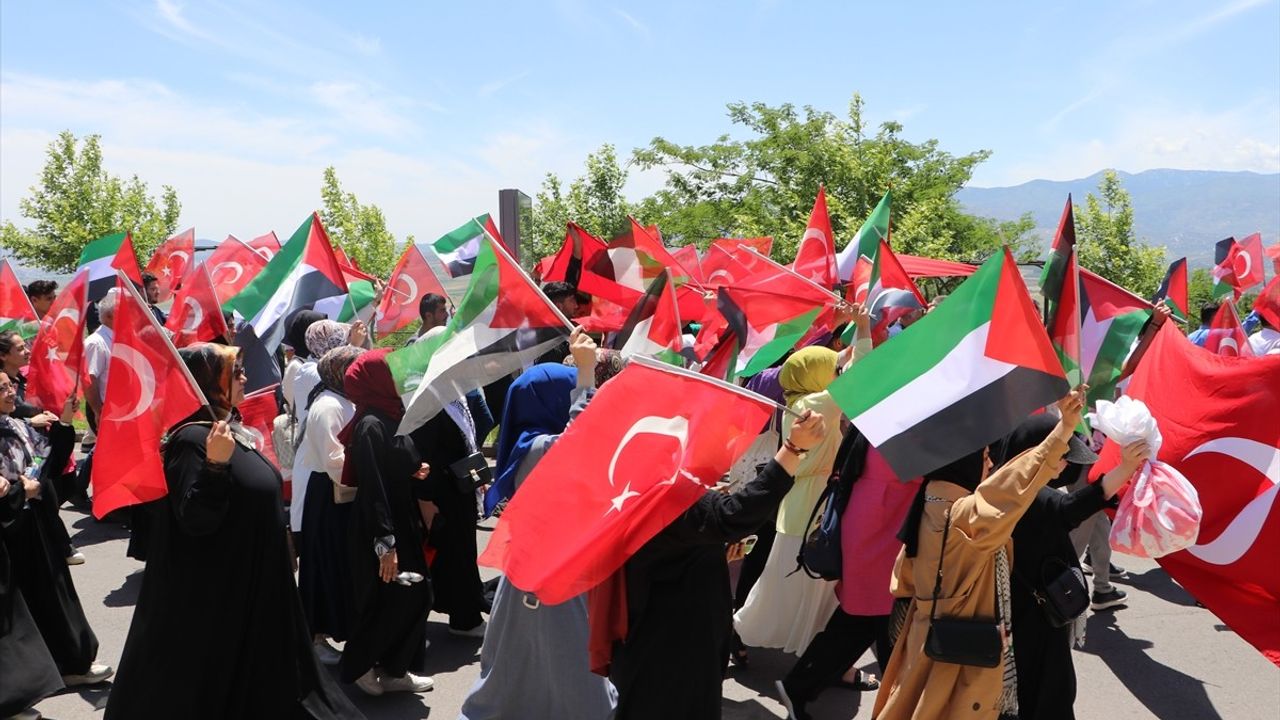 Kahramanmaraş'ta Öğrencilerden Filistin'e Destek Yürüyüşü