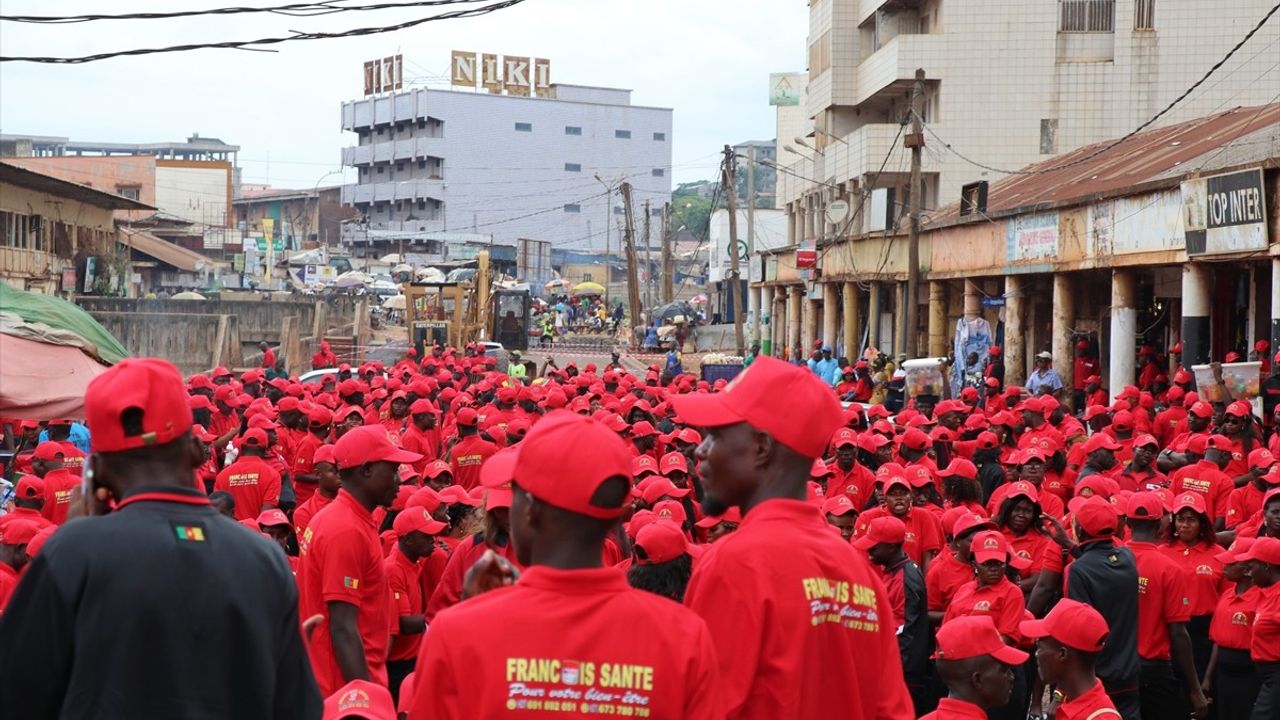 Kamerun'da 1 Mayıs Emek ve Dayanışma Günü Coşkuyla Kutlandı