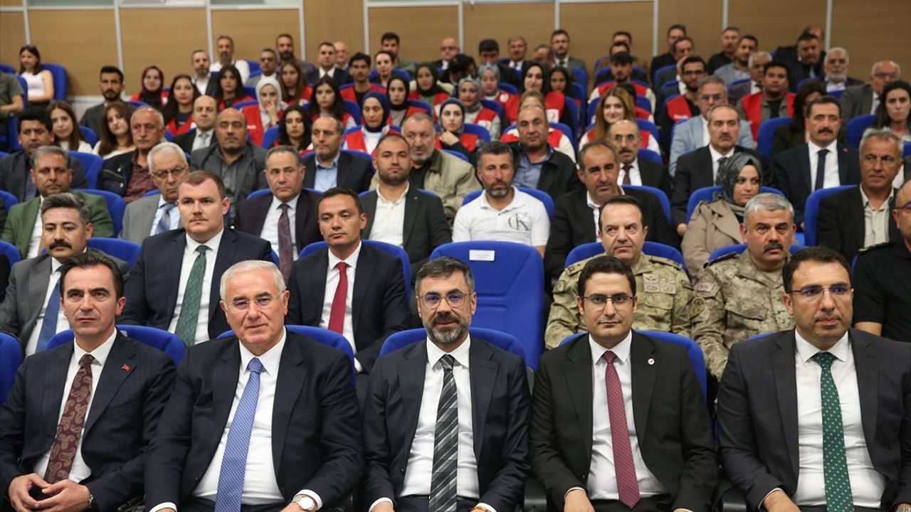 Kamu Başdenetçisi Akarca, Bitlis'te Ombudsman Programına Katıldı