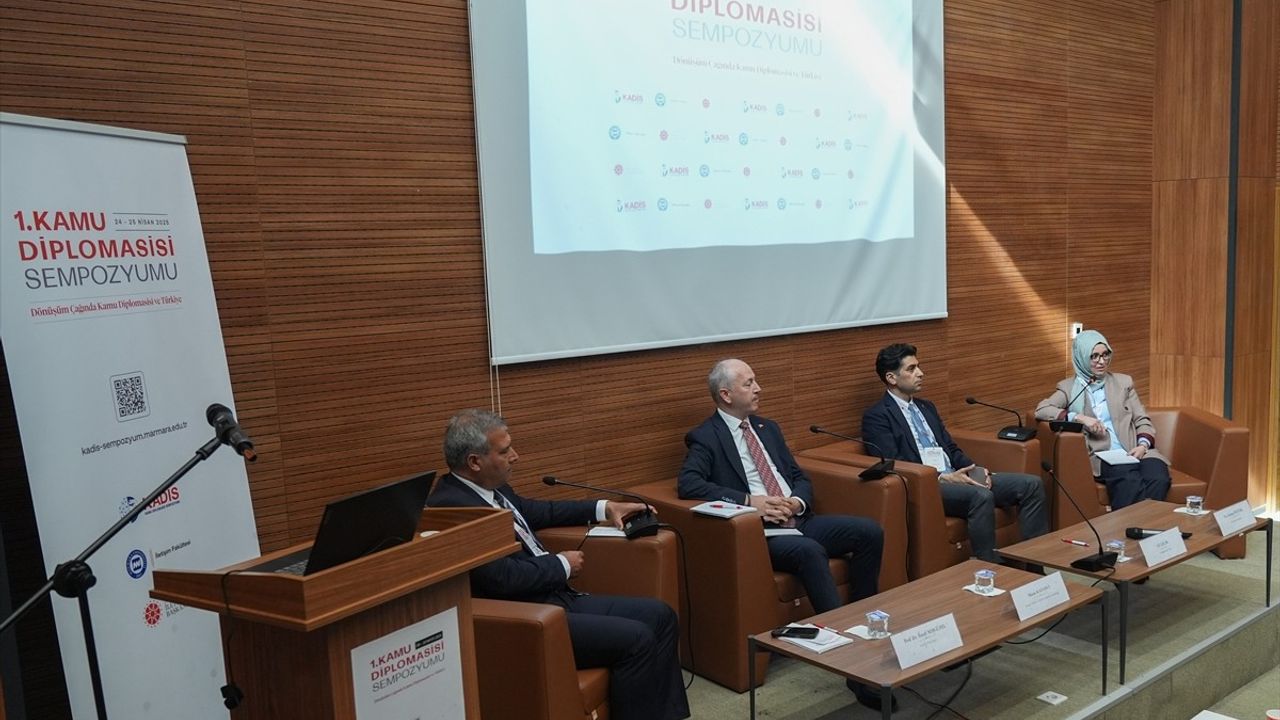 Kamu Diplomasisi Sempozyumu'nda İlk Gün Tamamlandı
