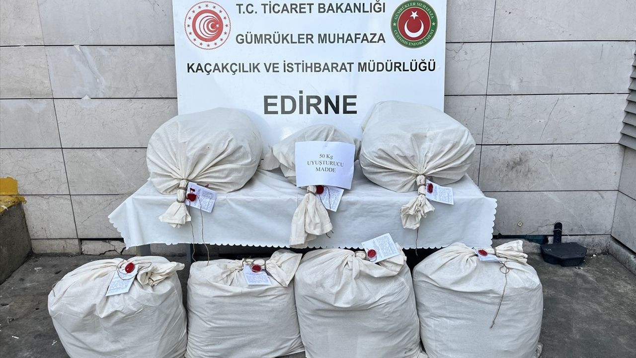 Kapıkule'de Minibüste 49 Kilogram Uyuşturucu Ele Geçirildi