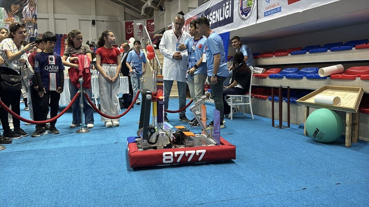 Karabük'te 2. Bilim Şenliği: Genç Yetenekler Projelerini Sergiledi