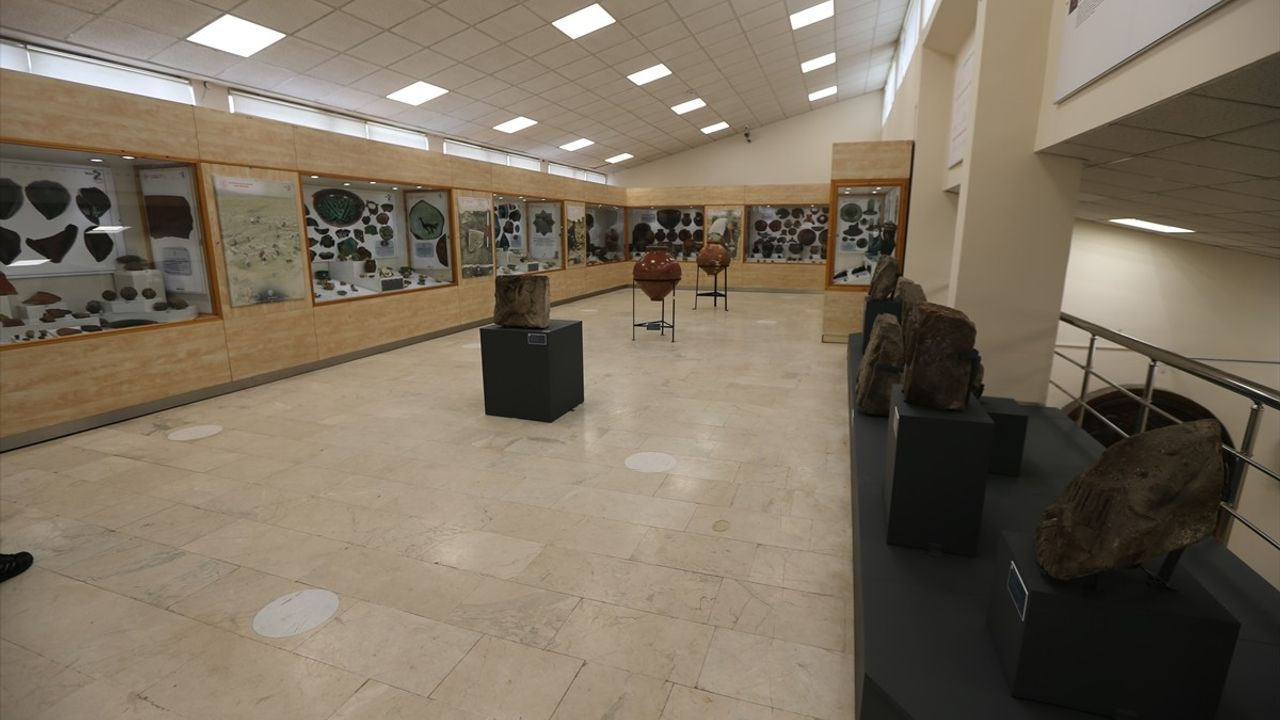 Kars'ta 'Ani'nin Hikayesi' Sergisi Açıldı