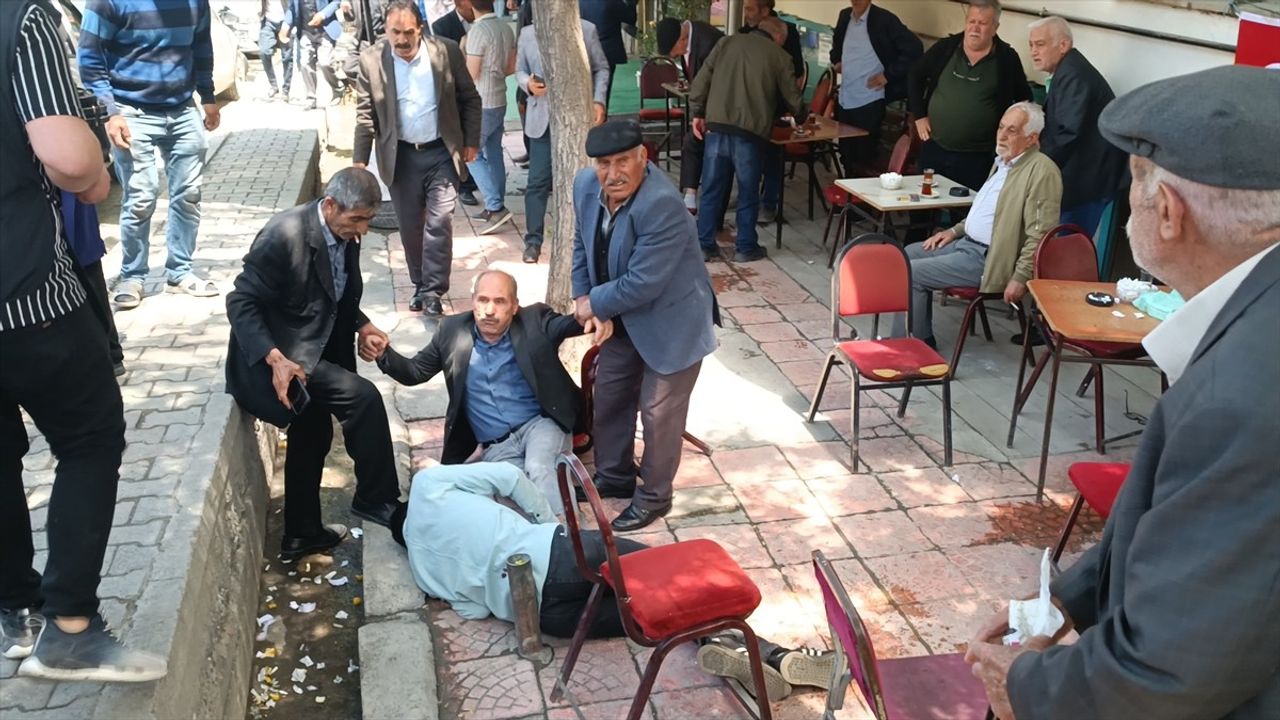 Kars'ta Silahlı Kavga: 4 Yaralı, 1'i Muhtar