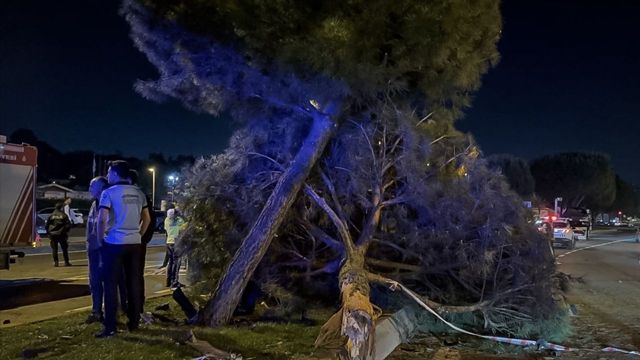 Kartal'da Feci Kaza: 5 Yaralı