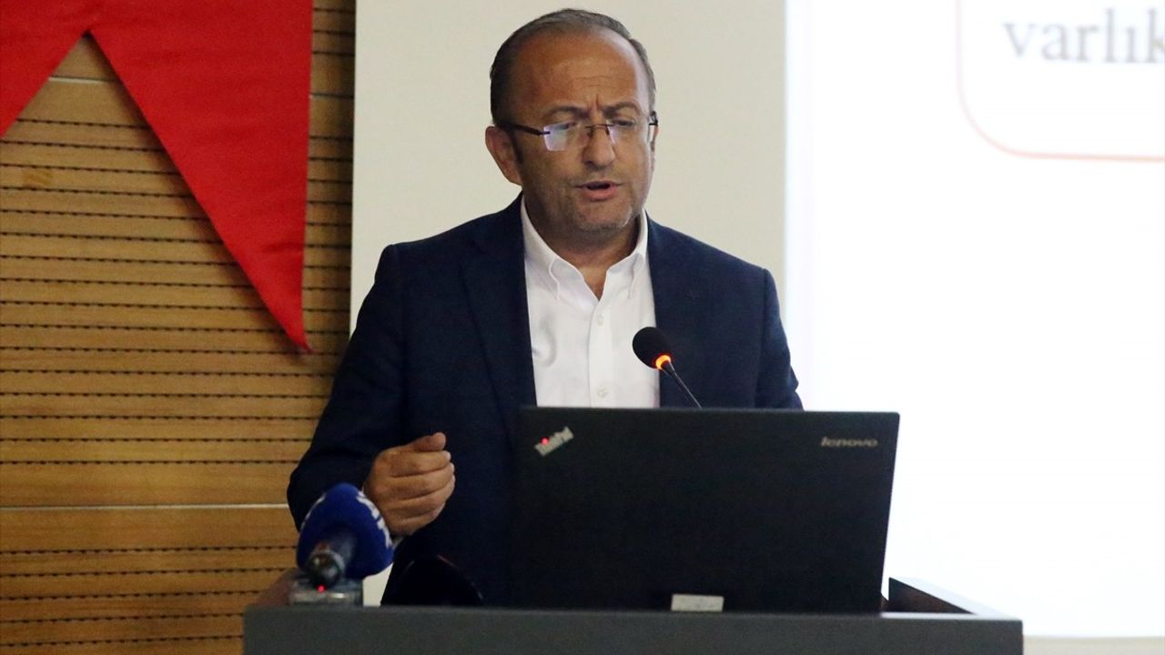 Kastamonu'da 'Müzeler ve Kütüphanelerin Toplumla Buluşması' Paneli Düzenlendi