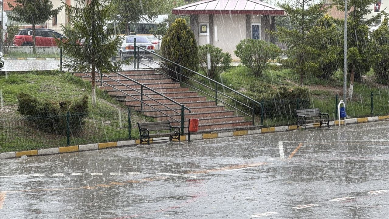 Kastamonu'da Sağanak Yağış Hayatı Olumsuz Etkiledi