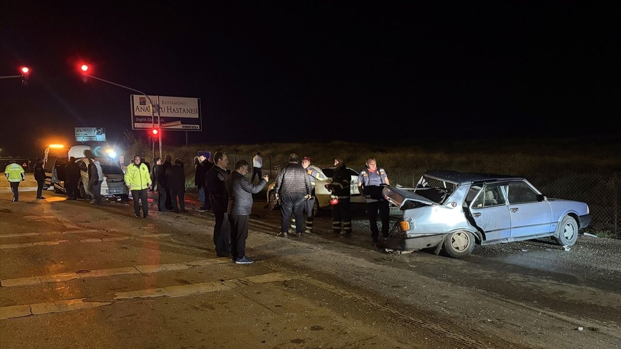 Kastamonu'da Zincirleme Trafik Kazasında 9 Yaralı