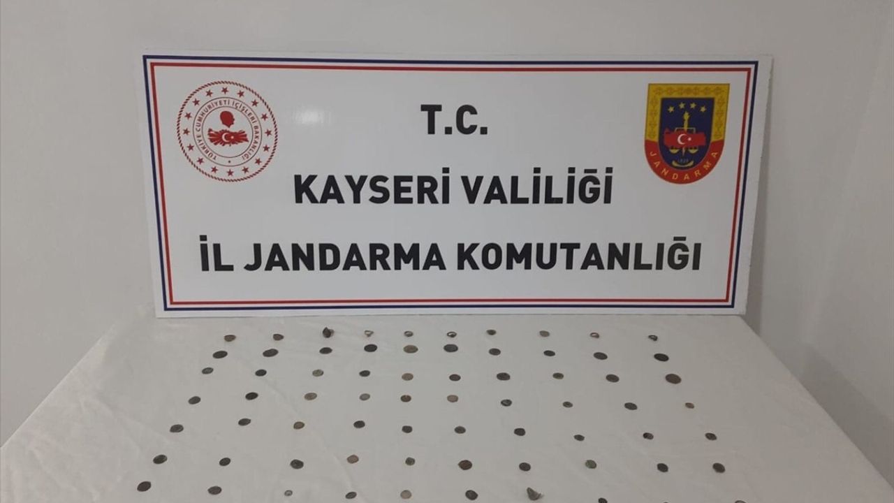 Kayseri'de 76 Tarihi Eser Ele Geçirildi, 1 Gözaltı