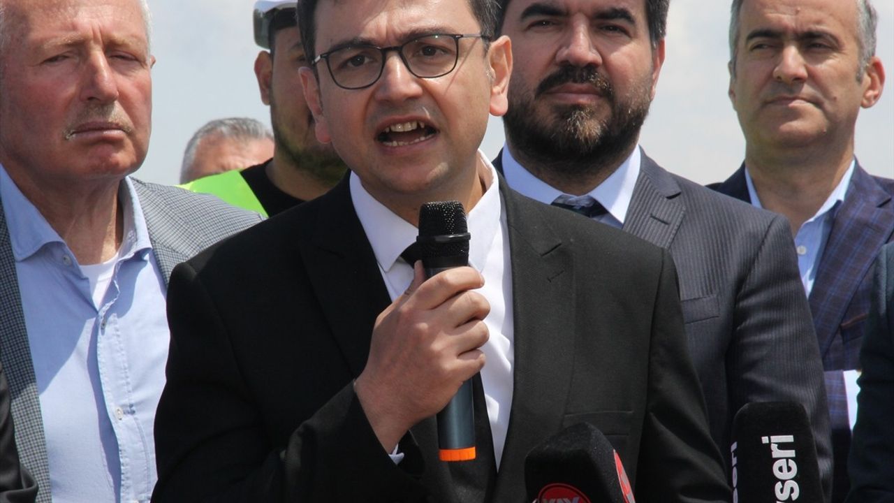 Kayseri'de Elektrikli Taşımacılığı Destekleyen Rüzgar Enerjisi Santrali Tanıtıldı