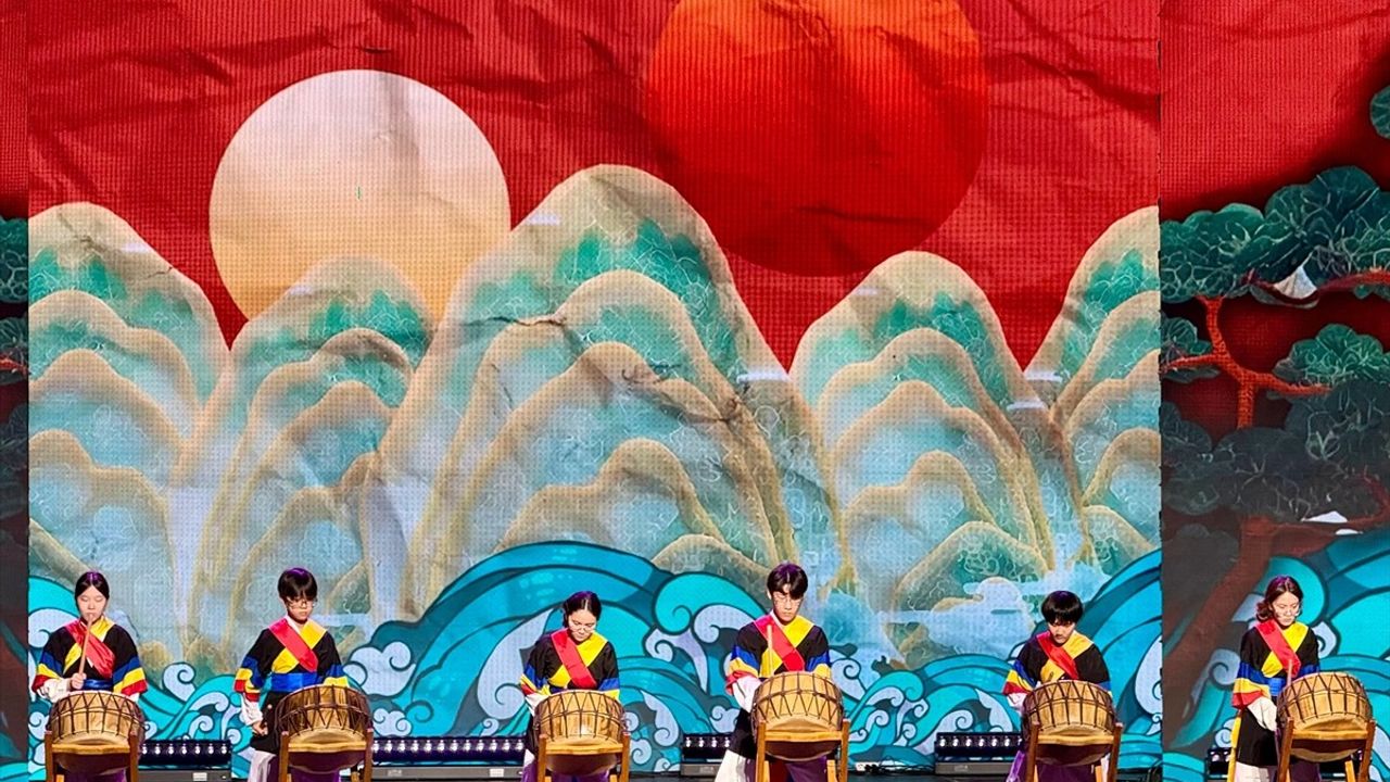 Kazakistan'da 1 Mayıs Halk Birliği Günü Coşkuyla Kutlandı