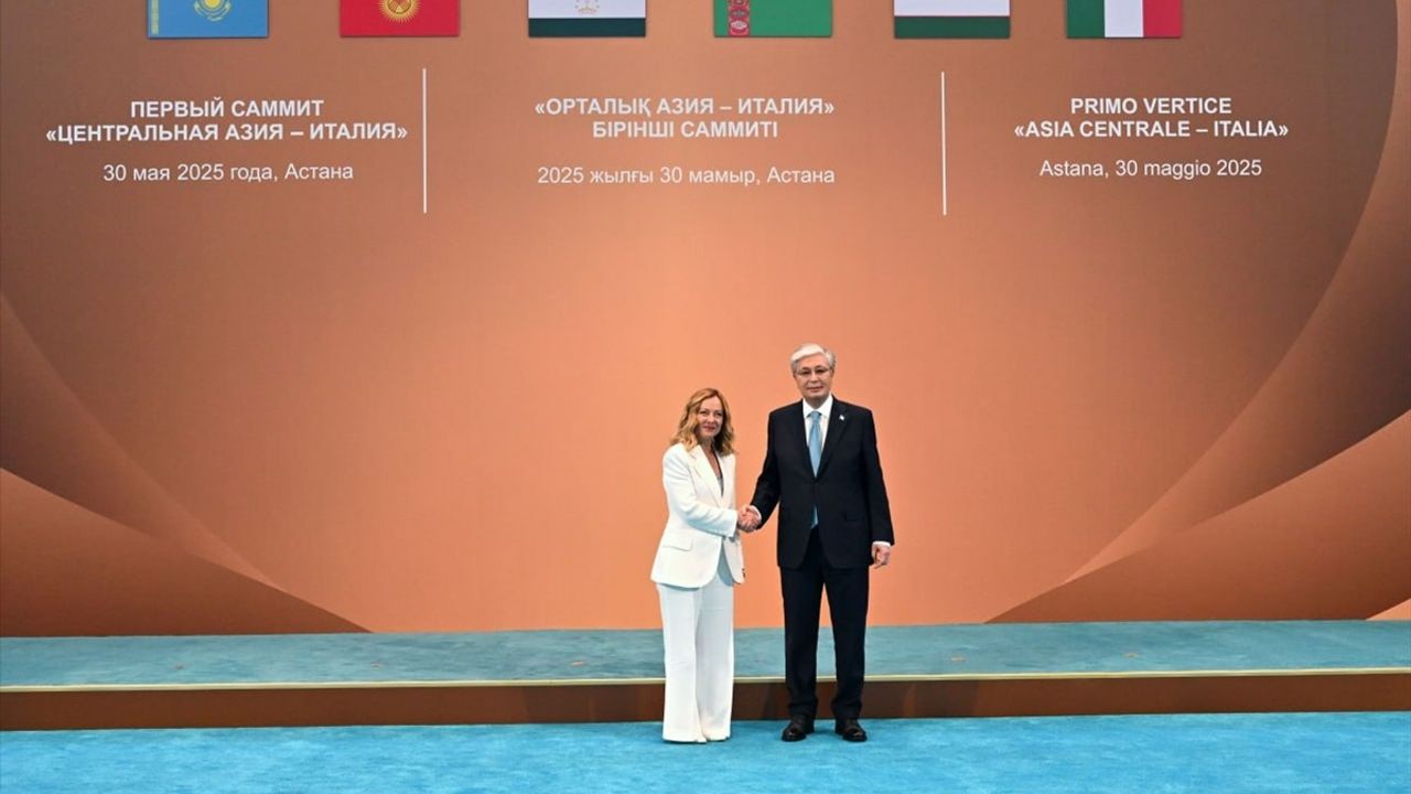 Kazakistan'da İlk İtalya-Orta Asya Zirvesi Yapıldı