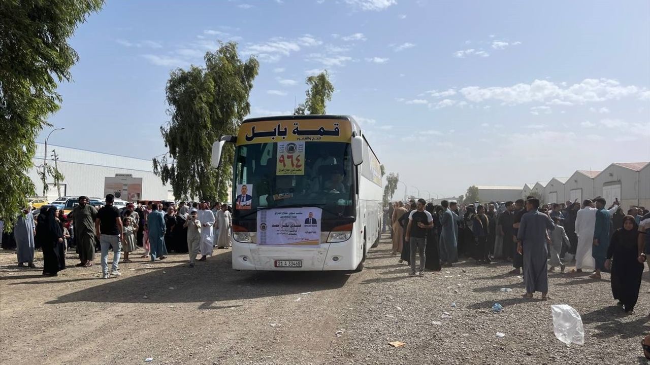 Kerkük'ten Hac Kafilesi Dualar Eşliğinde Yola Çıktı