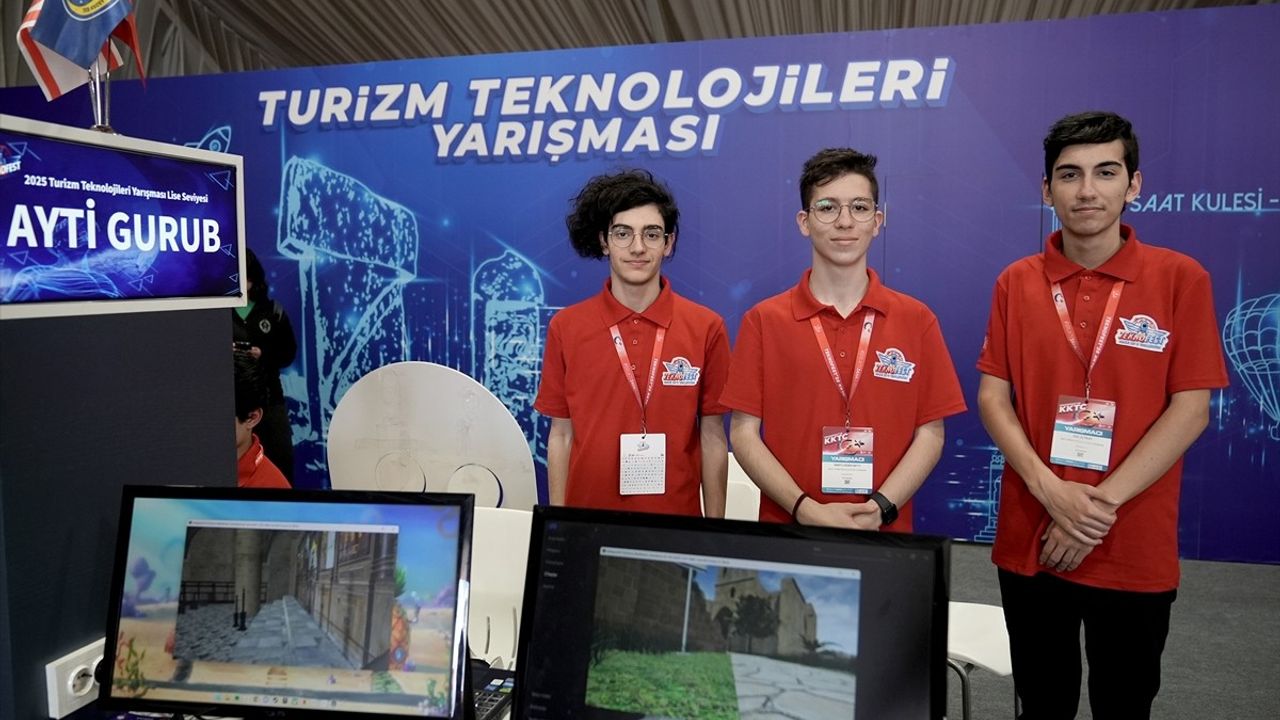Kıbrıslı Öğrencilerden Sanal Gerçeklik ile Bellapais Manastırı'na Ziyaret Fırsatı