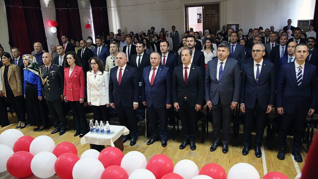 Kırgızistan'da 19 Mayıs Bayramı Coşkuyla Kutlandı