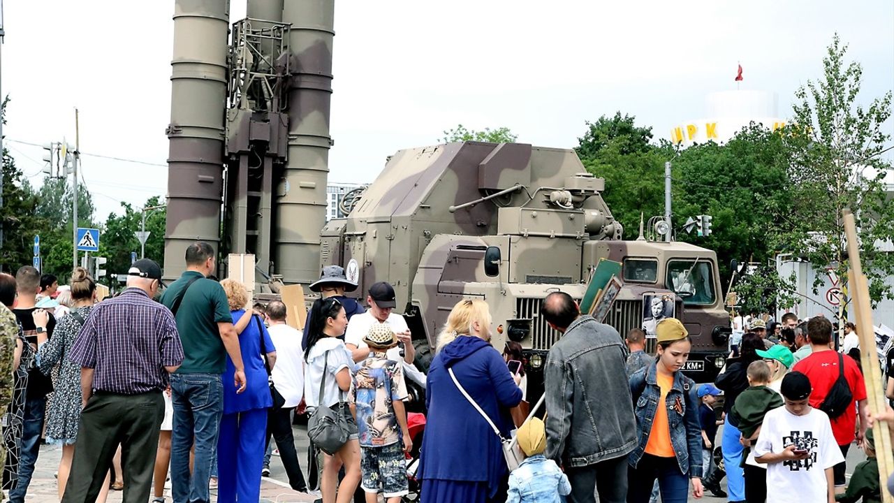 Kırgızistan'da 9 Mayıs Zaferi'nin 80. Yılı Coşkuyla Kutlandı