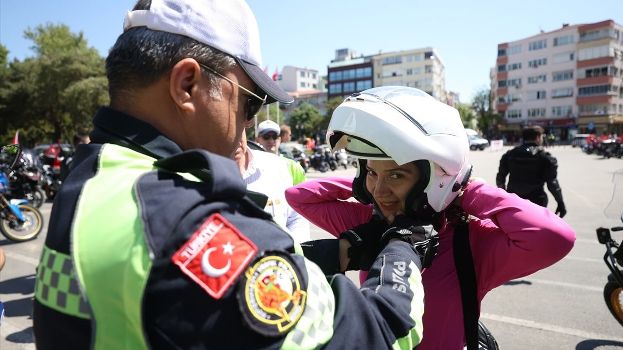 Kırklareli'nde Motosiklet Sürücüleri Trafik Güvenliğine Dikkat Çekti