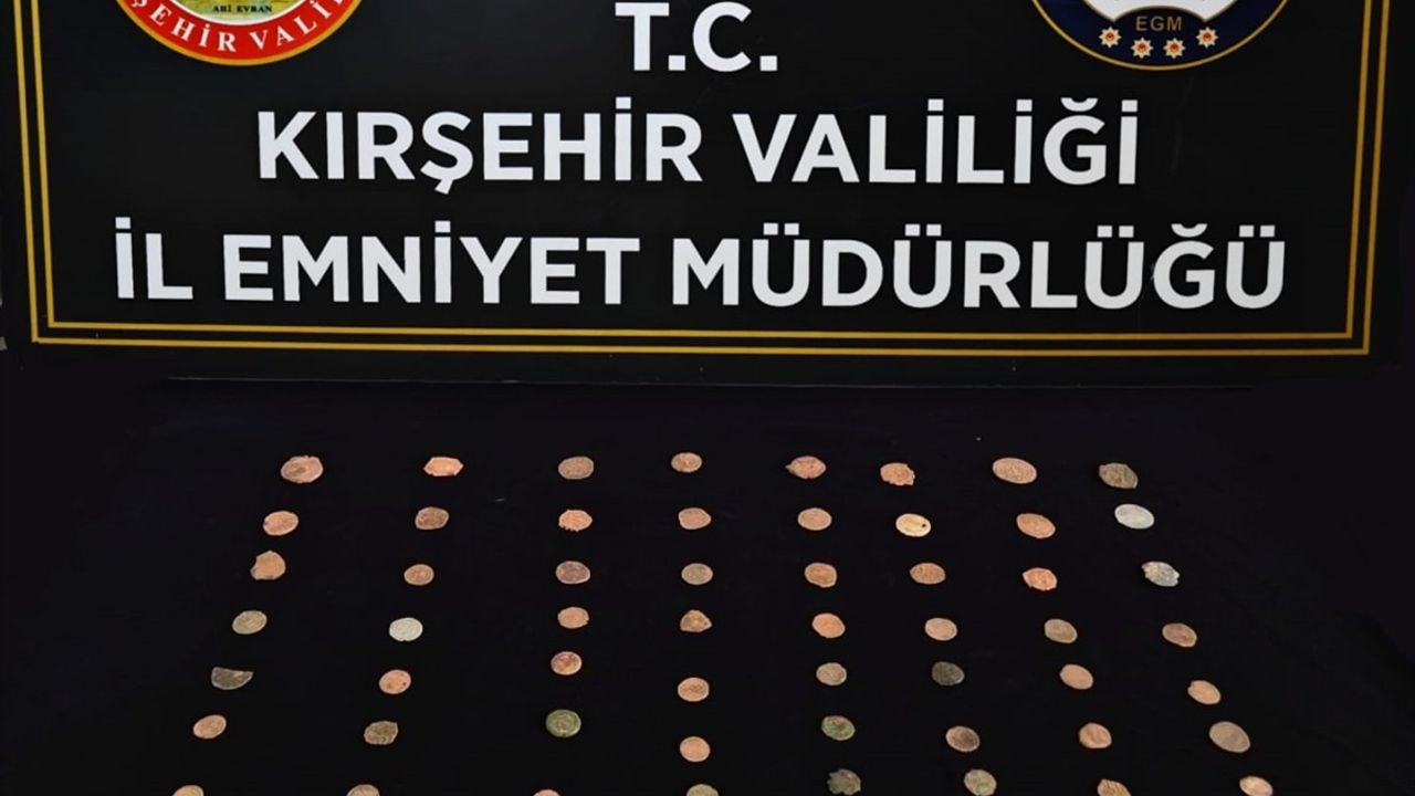 Kırşehir'de 151 Tarihi Eser Ele Geçirildi, 3 Kişi Gözaltında
