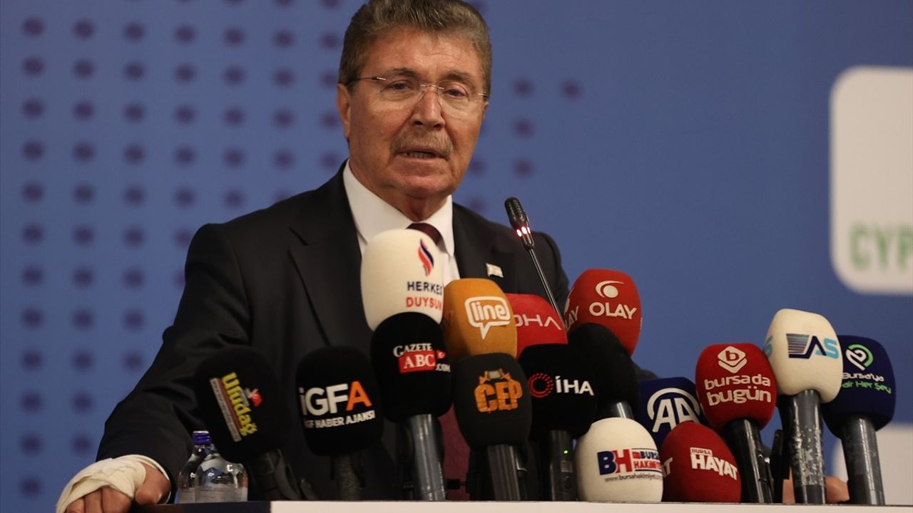 KKTC Başbakanı Ünal Üstel Bursa'da Kıbrıs Türkünün Mücadelesini Vurguladı