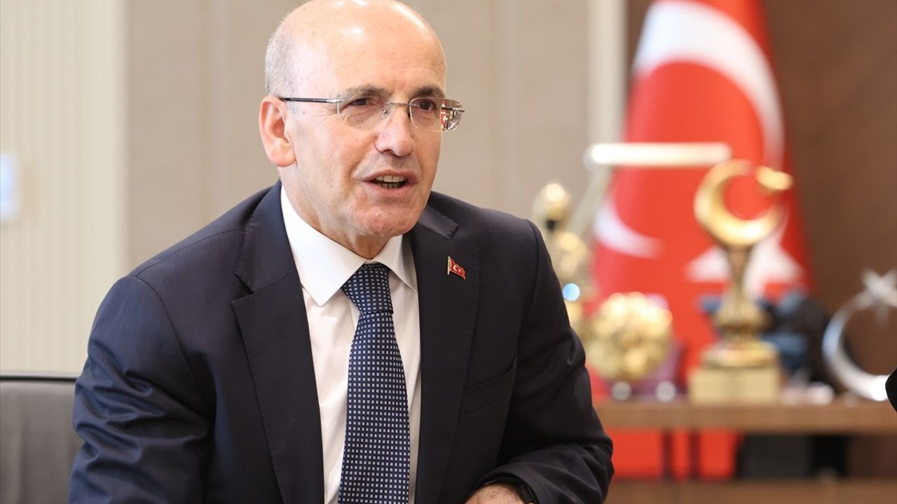 KKTC Cumhurbaşkanı Tatar, Hazine ve Maliye Bakanı Mehmet Şimşek'i Ağırladı