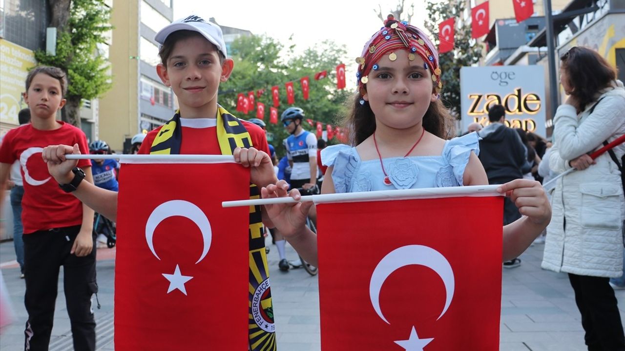 Kocaeli'de 19 Mayıs Kortej Yürüyüşü Coşkuyla Gerçekleşti