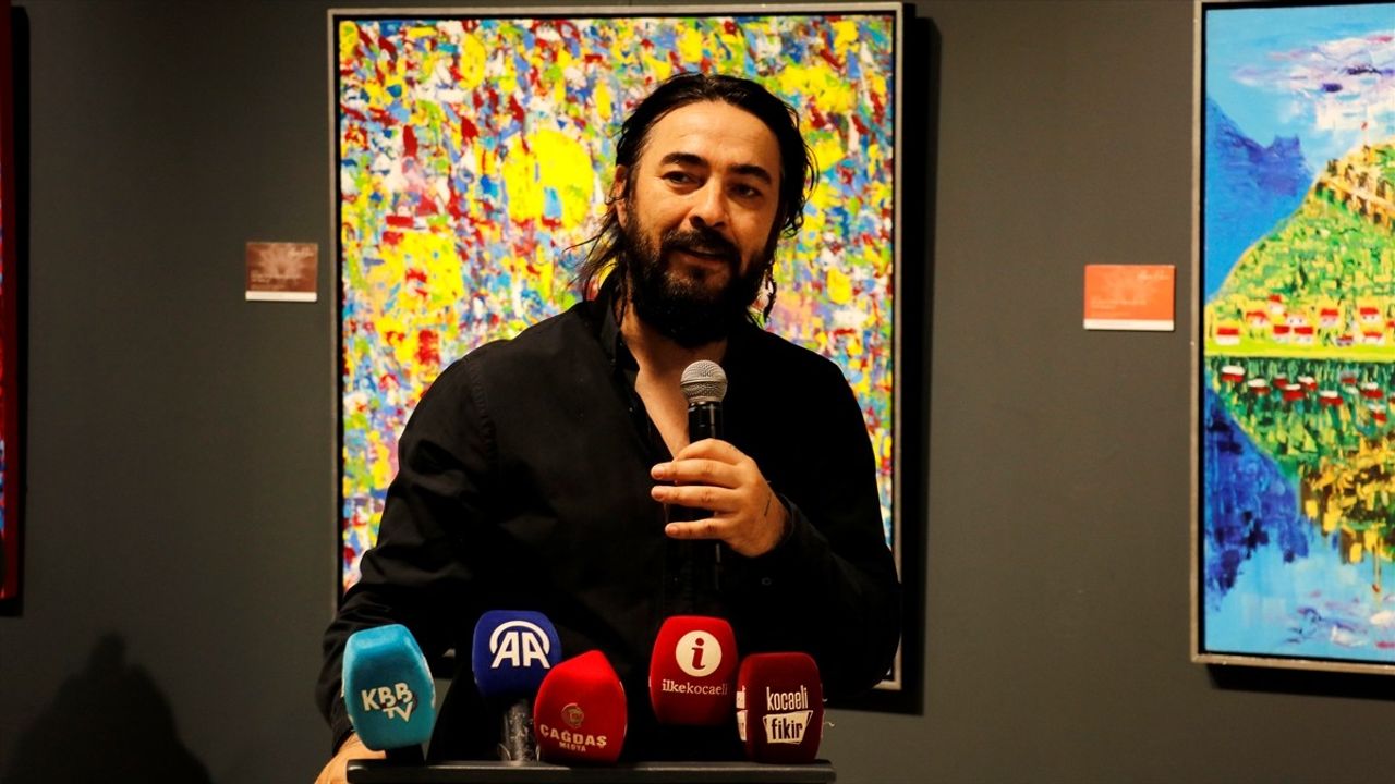 Kocaeli'de 'Bir Zaman Fraktalı' Sergisi Sanatseverlerle Buluştu