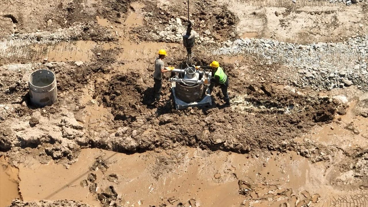 Kocaeli'de Körfezray Metro Projesi Çalışmaları Hızla Devam Ediyor