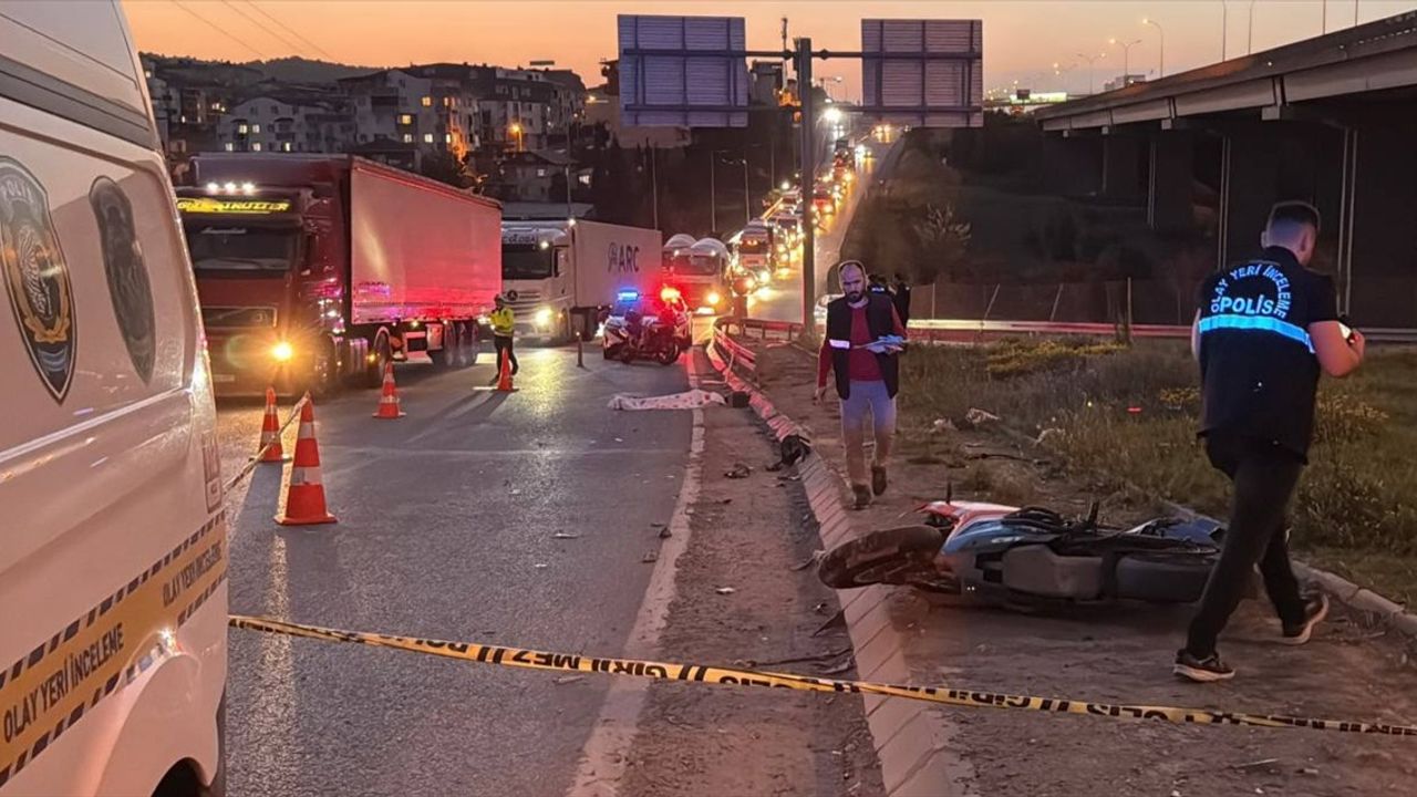 Kocaeli'de Motosiklet- Beton Mikseri Kazası: Bir Kişi Hayatını Kaybetti