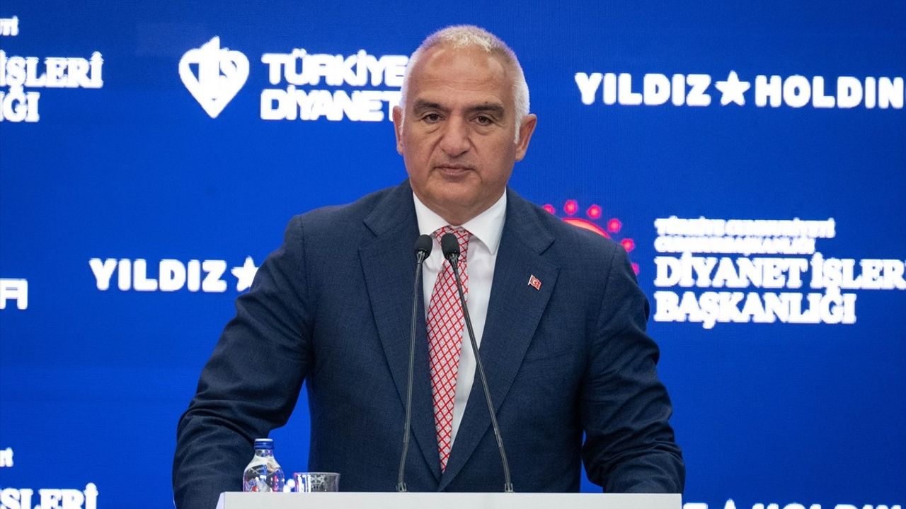 Kültür ve Turizm Bakanı Ersoy'dan Uluslararası İslam Sanatları Fuarı'nda Önemli Açıklamalar