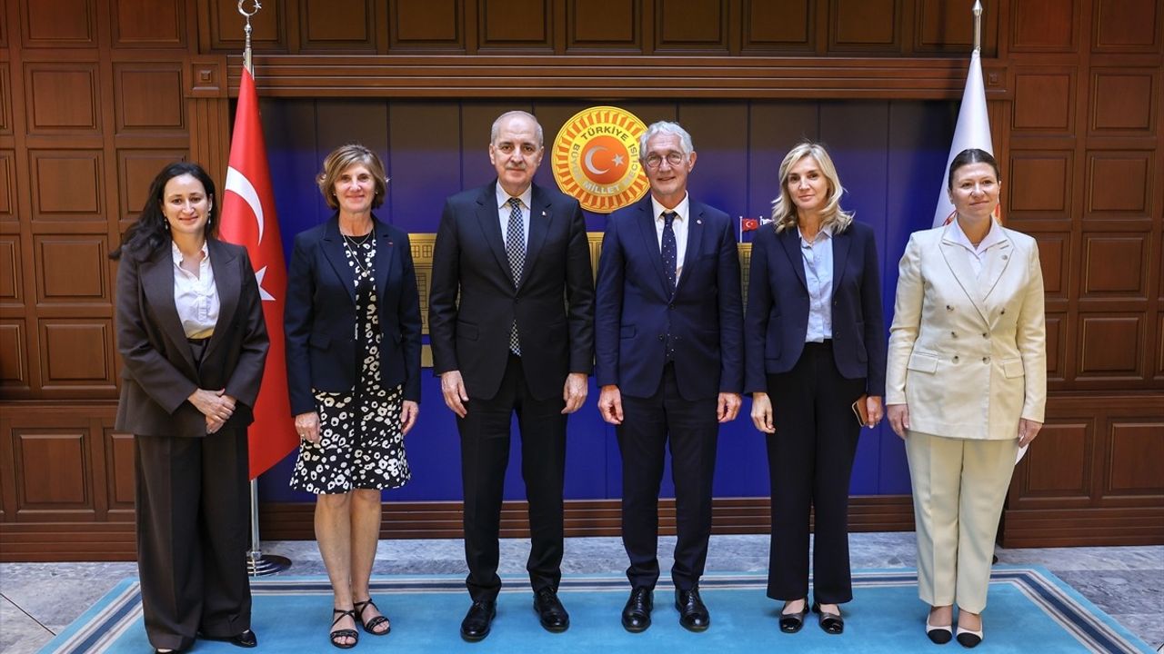Kurtulmuş, Fransa-Türkiye Parlamentolar Arası Dostluk Grubu Başkanı Fialaire'yi Ağırladı