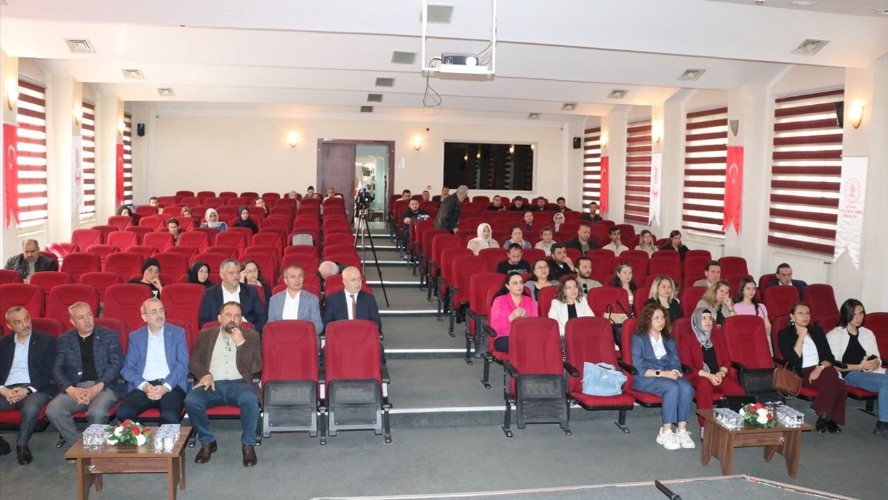 Kütahya'da Arkeolojik Kazılar ve Yüzey Araştırmaları Konferansı Düzenlendi