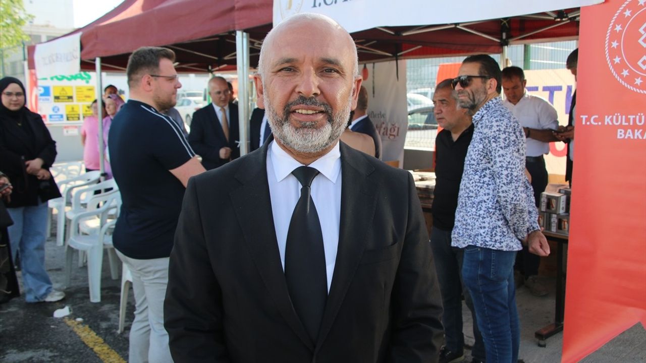 Kütahya'da Yöresel Lezzetler Araç Sürücülerine İkram Edildi