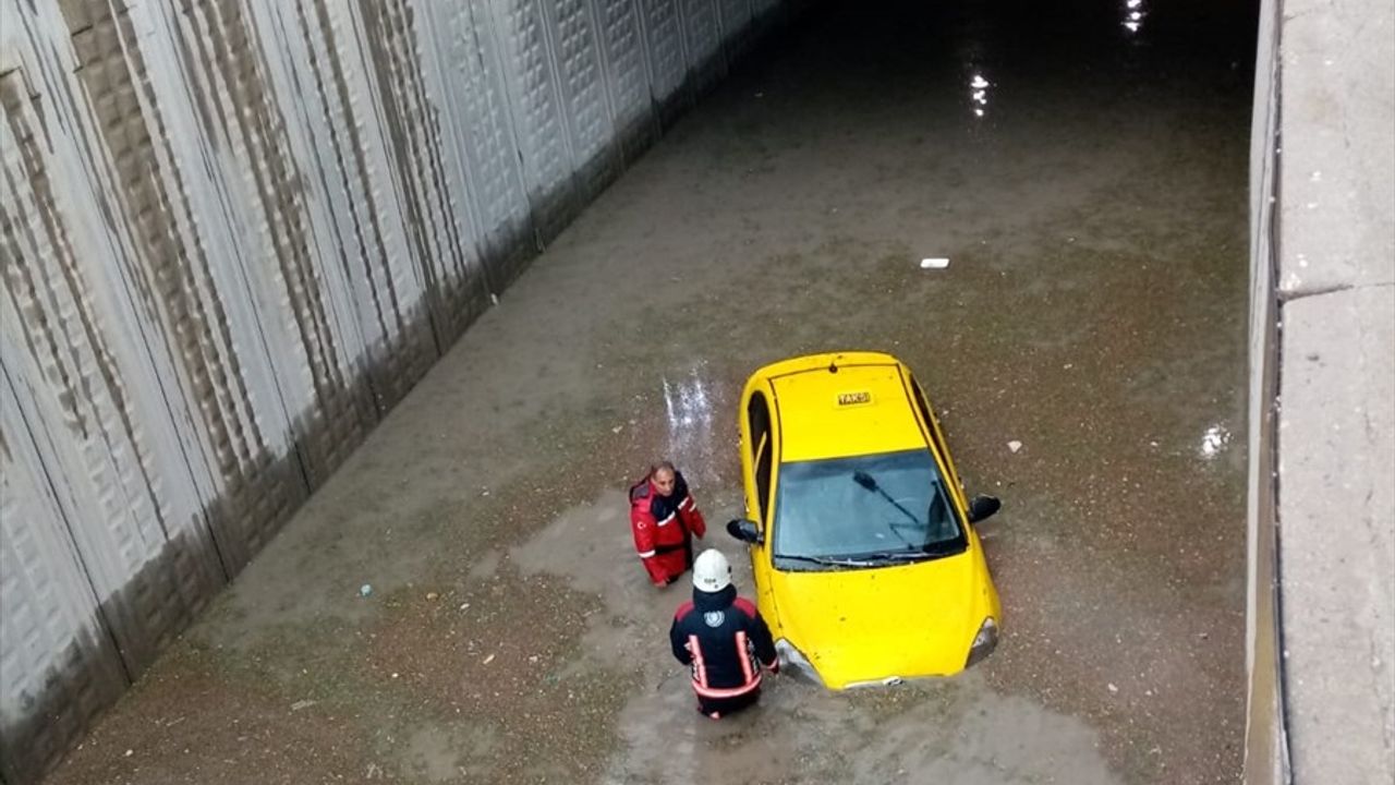 Malatya'da Sağanak Yağışlar Göçüğe Neden Oldu