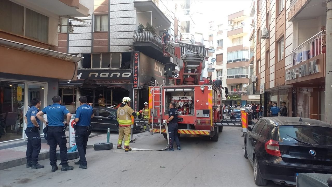 Manisa'da Oto Yıkamacıda Yangın: 1 Yaralı