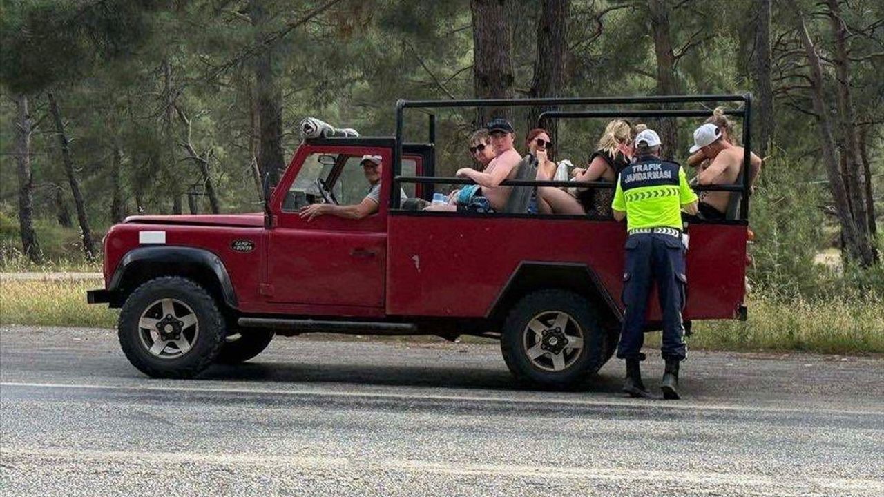Marmaris'te Cip Safari Denetimi: 7 Sürücüye Ceza, 3 Araç Men Edildi