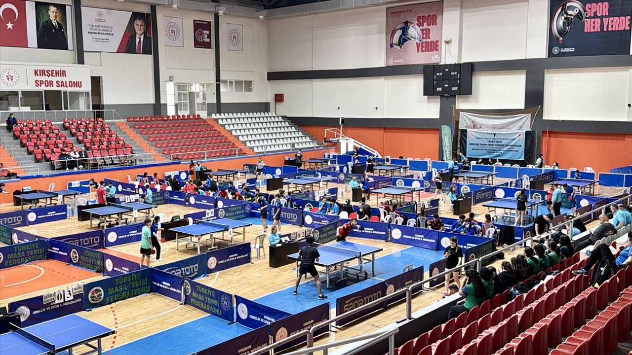 Masa Tenisi Gençler Takım-Ferdi Türkiye Şampiyonası Kırşehir'de Start Aldı